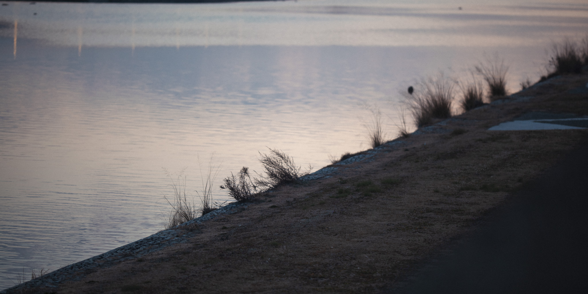 例えば湖畔の休憩所のような